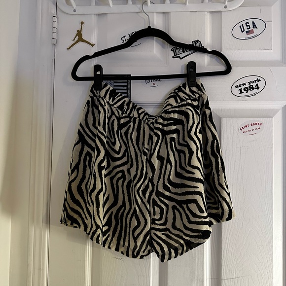 Dynamite Shorts - Picture 3 of 3